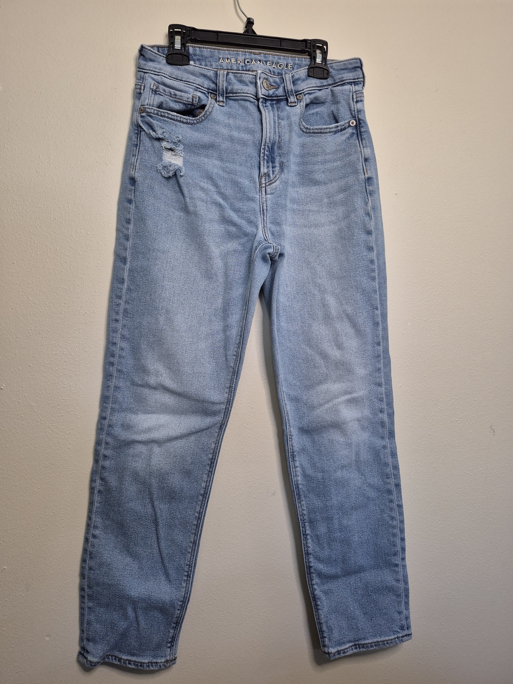 American Eagle Outfitters Light Blue High-Rise Relaxed Straight Jeans